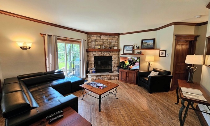 Mont-Tremblant Ski Chalet | Tremblant Haven RENOVATED 2 bdr ski-in/ski-out on the resort