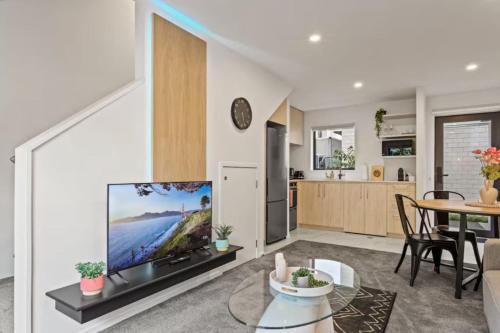 Mount Albert House | Trendy 2 Bed Accommodation