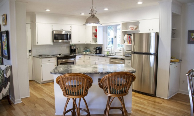 Old Town House | Trendy 3 Bedroom 2 Bathroom In Historic Village - Walk To Everything