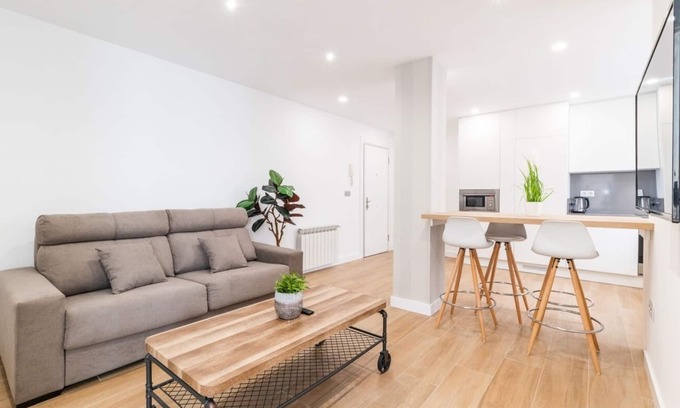 Camino de Ronda Apartment | Trendy and Bright Apartment