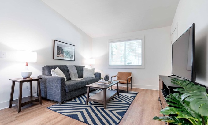 Lindridge-Martin Manor Apartment | Trendy and Sophisticated 1-Bedroom Apartment!
