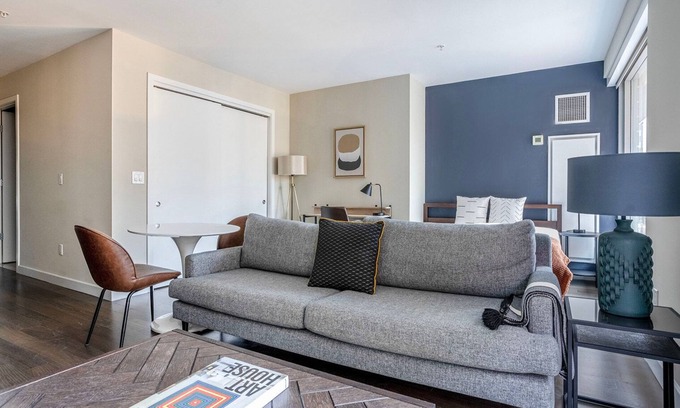 Back Bay Apartment | Trendy Back Bay Studio w/Gym & W/D, nr Shopping, by Blueground