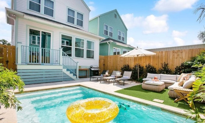 Bayou St. John House | Trendy Oasis with Heated Pool, Grill - Near FQ