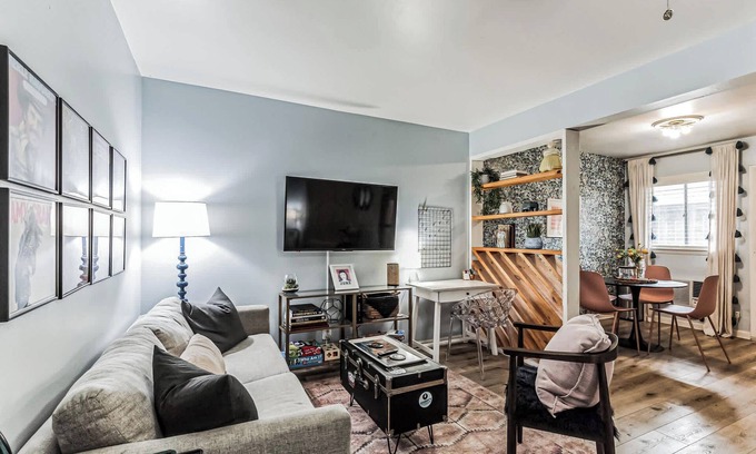 Melrose Condo | Trendy Studio for 4 w/Community Pool!