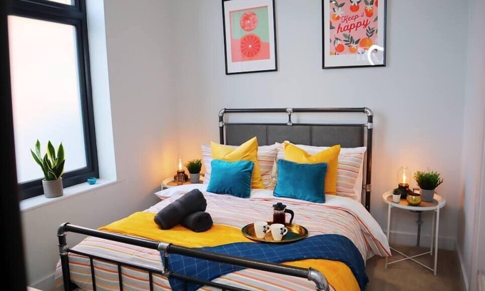 Bournemouth City Centre Apartment | Trendy Urban Split level Apartment - Netflix&WiFi