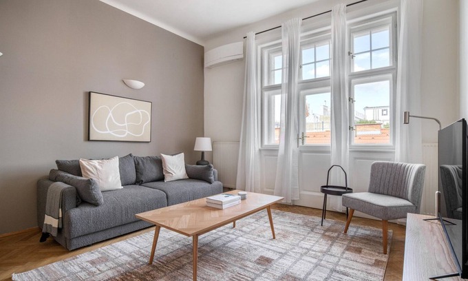 Wieden Apartment | Trendy Wieden 2BR w/Balcony & Elevator, nr Shopping, by Blueground