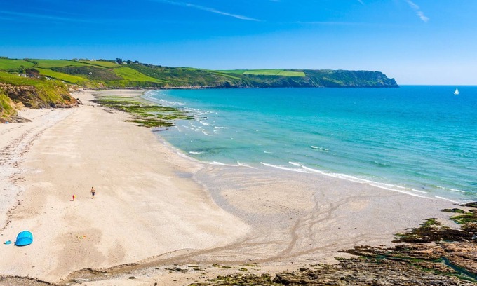 St Austell Cottage | Trewhiddle Villa 17 - a trewhiddle that sleeps 7 guests in 4 bedrooms