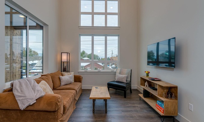 Northside House | Tri-level townhome, end unit & located 2 miles from DT Missoula!