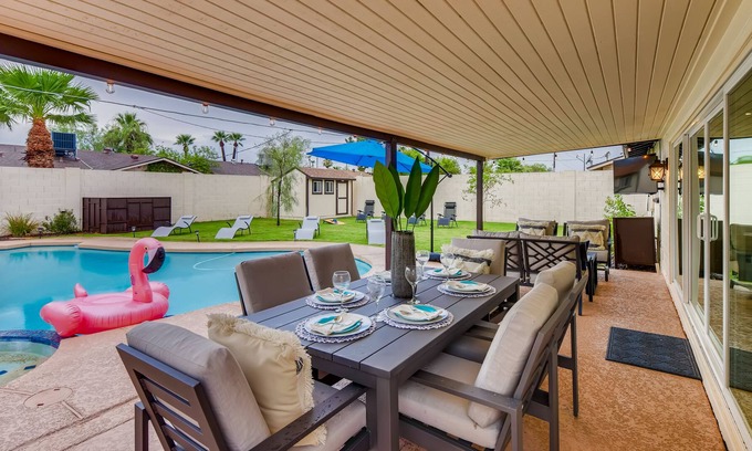 Scottsdale House | TRIBAL URBAN TRANQUILITY: HEATED POOL + POOL TABLE