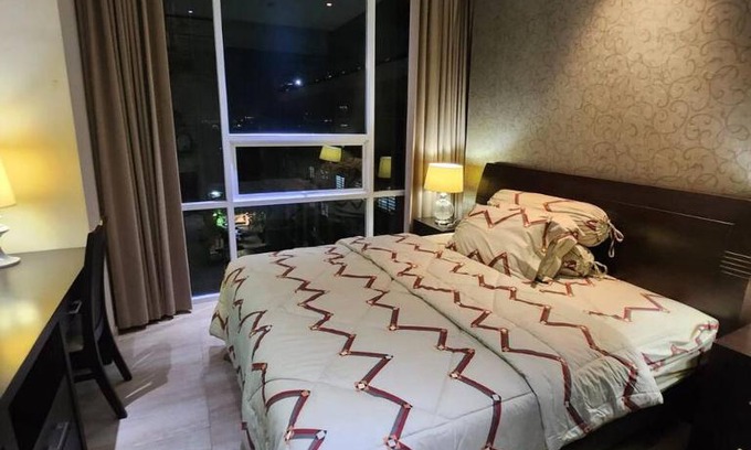 Surabaya Apartment | Trillium Residence 5th Floor with Pool & City View