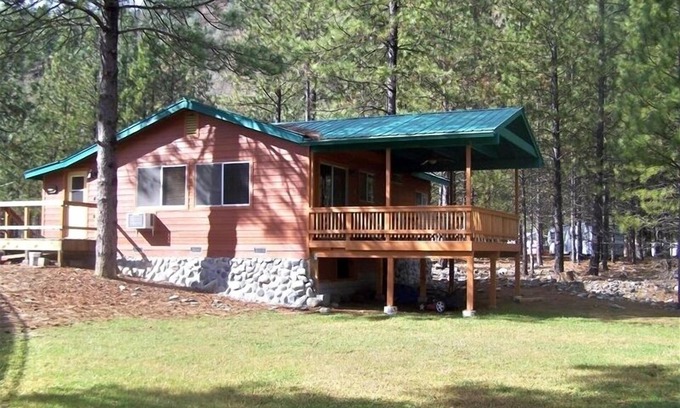 Lewiston House | Trinity River Rental House, Free Wireless Internet and Flat screen TV!