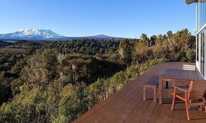Raurimu House | Triple Peaks Eco Lodge- National Park Holiday Home