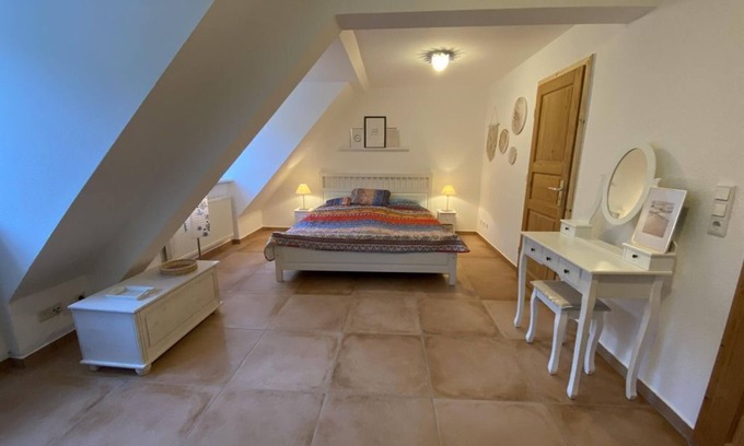 Kleinkarlbach Bed & Breakfast | Triple room Ibiza - Felsenmühle Neuleiningen