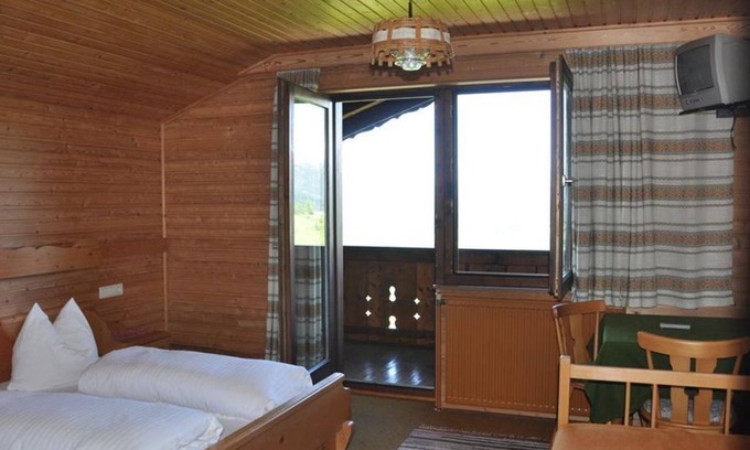 Spital am Pyhrn Bed & Breakfast | Triple room with shower, WC - Pension Nanga Parbat