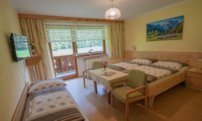 Rauris Bed & Breakfast | Triple room with shower, toilet - Lindenhof *, guesthouse