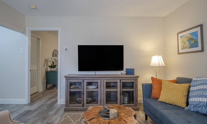 Gulfport Apartment | Triple Tail Alley - Unit G