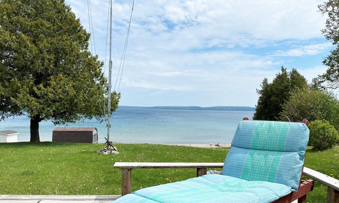 St Ignace House | Tritons Cottage on Lake Huron