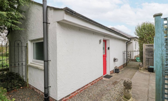Thornhill Cottage | TROLOSS LODGE, pet friendly, character holiday cottage in Thornhill