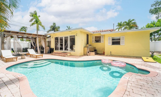 Garden Isles House | Tropical 4Bedroom Villa w Pool