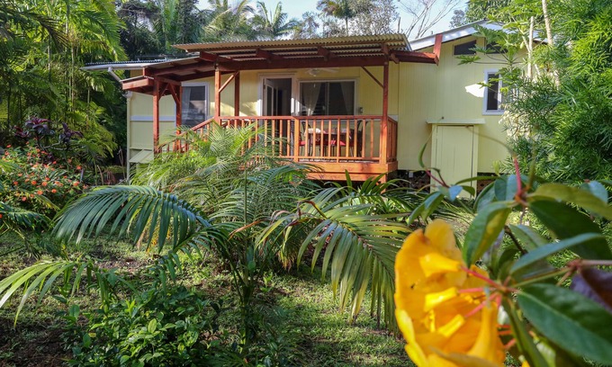 Keaau Cottage | TROPICAL ANUENUE COTTAGE