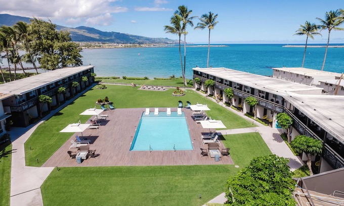 Kahului Hotel | Tropical Dream! 2 Great Accommodations, Pool, Walk to Ho’aloha Park Beach!