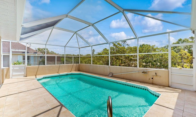North Port House | Tropical home with in ground pool and large private backyard