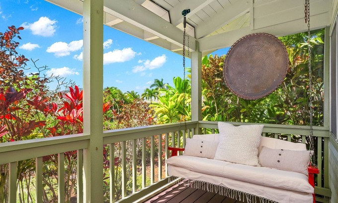 Kaiulani House | Tropical Vibes & Sunset Skies