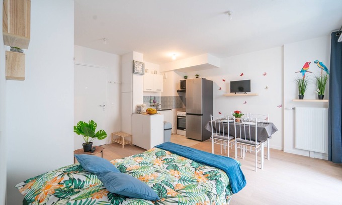 Plateau — Pyramide Apartment | Tropicana - Appt avec terrasse et parking