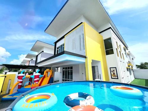 Desaru Villa | TropINN LoDonHeartBeat 5LuxRoom CirPool BBQ & KTVFun