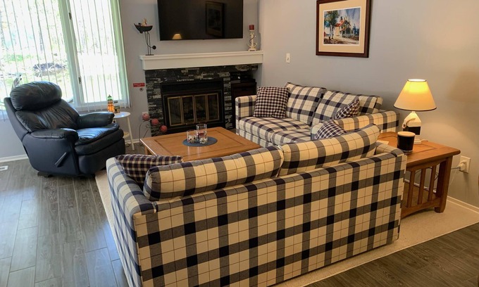 Harbor Springs Condo | Trout Creek Condos #17 - 1 Bdrm, 1 Bath, Sleeps 4
