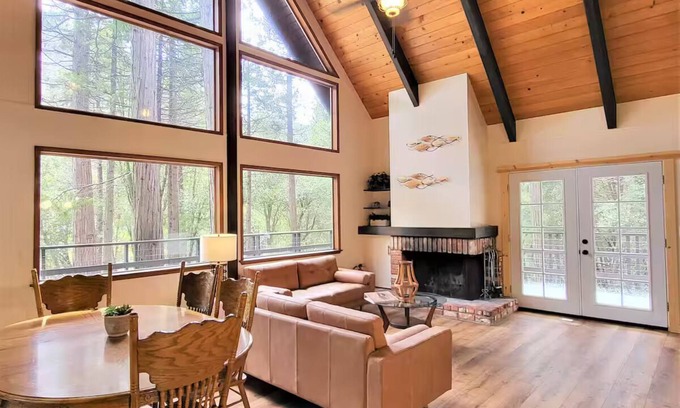 Camp Nelson Cabin | Trout River Cabin - Cozy Quiet Peaceful Retreat