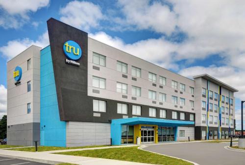 Gaylord Hotel | Tru By Hilton Gaylord, Mi