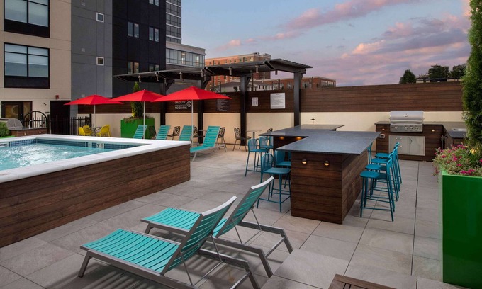 Sobro Hotel | Tru by Hilton Nashville Downtown Convention Center