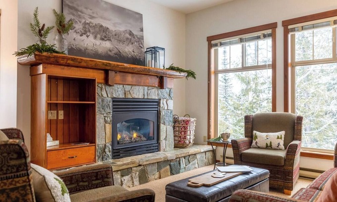 East Kootenay Condo | True Ski In/Out. Private Hot Tub on the Balcony