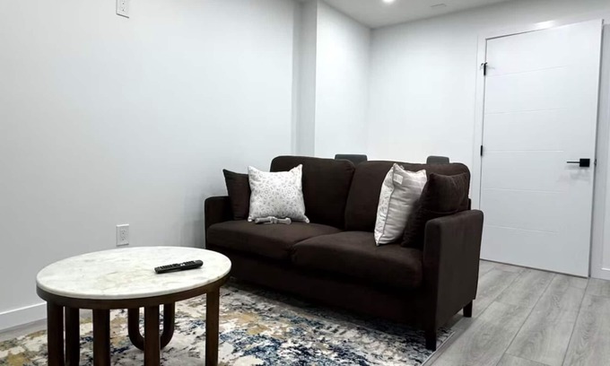 Winnipeg Apartment | Trueserve Elegant 1-Bedroom Basement Suite