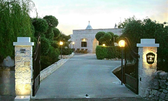 Locorotondo House | Trulli di Marì: "Trullo Incanto" ideal for families. Playground area. 12km from the sea