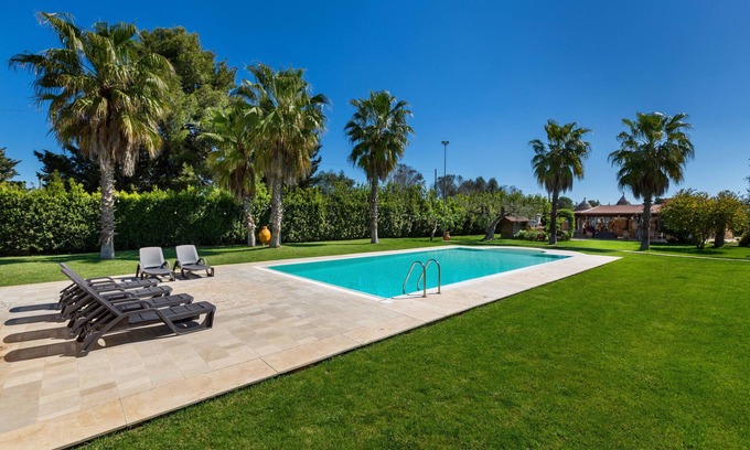 Francavilla Fontana Apartment | Trullo Bouganville by Perle di Puglia