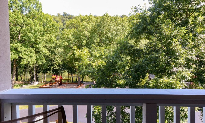 Table Rock Condo | Truly 4 bedroom in Pointe with 2 Livingrooms