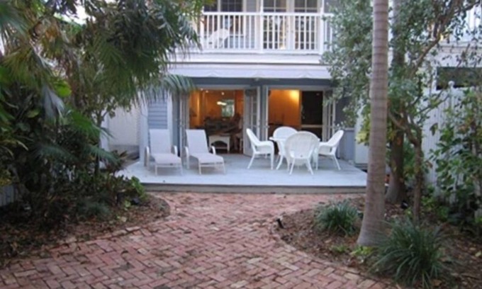 Bahama Village House | Truman Annex: The Plantation SELF CATERING beautifully landscaped rear patio