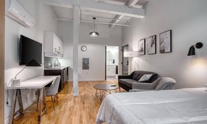 Downtown Hartford Apartment | Trumbull & PrattGreat Location, Fully Private furnished Studio/Elevator