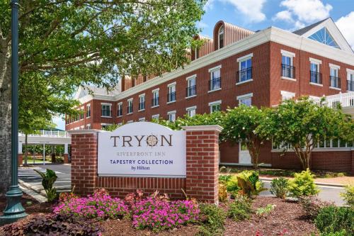New Bern Hotel | Tryon Riverfront Inn New Bern, Tapestry Collection By Hilton