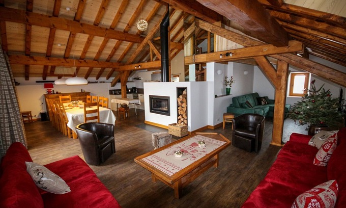 Chandon Apartment | Tsaré Loft for 12 to 13 people