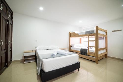 Estadio House | Tu Refugio Acogedor en el corazón de Medellín Hab Privada A