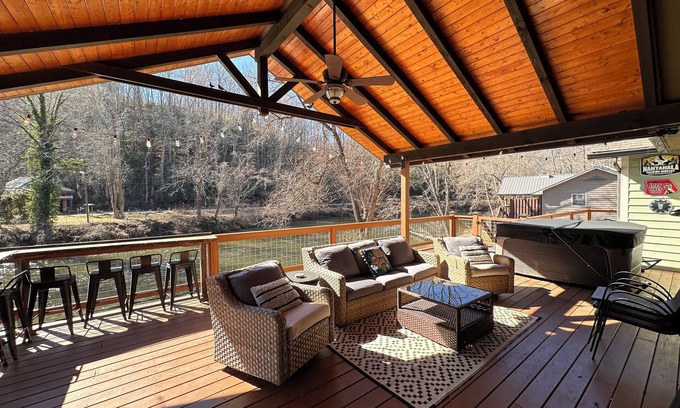 Sylva House | Tuckasegee River House