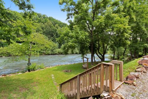 Sylva House | Tuckaway Retreat