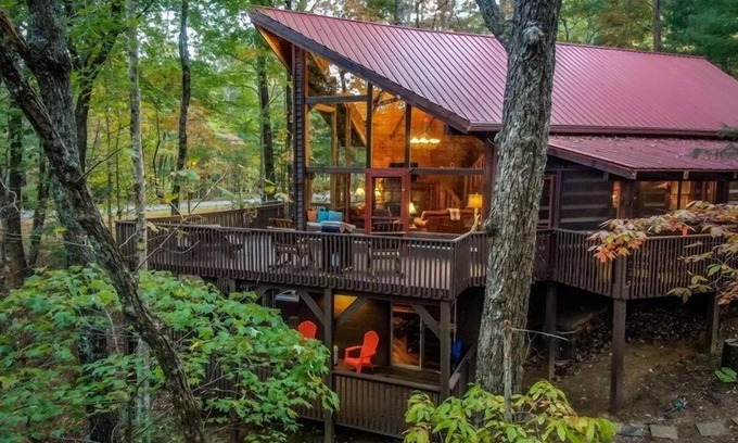 Walnut Mountain Cabin | Tucked Away - 3 BR, 2 BA, Tree Top Chalet