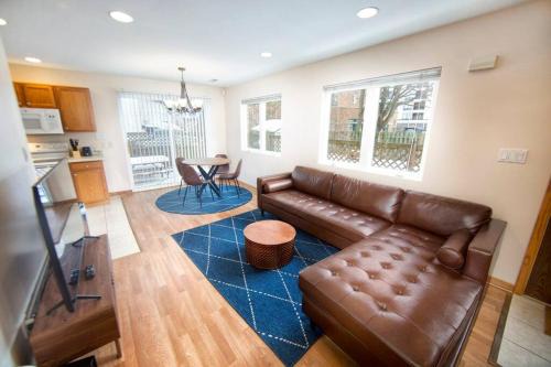 Lower East Side Apartment | Tucked Away Off Brady - 4 Beds