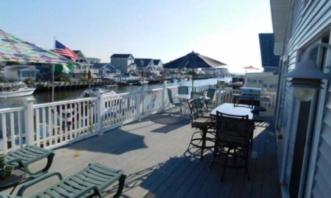 Tuckerton Beach House | Tuckerton Beach. Lagoon front.