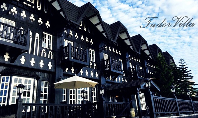 Shoufeng Bed & Breakfast | Tudor Dynasty
