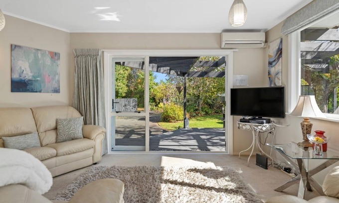 Havelock North House | Tui Paradise - Havelock North